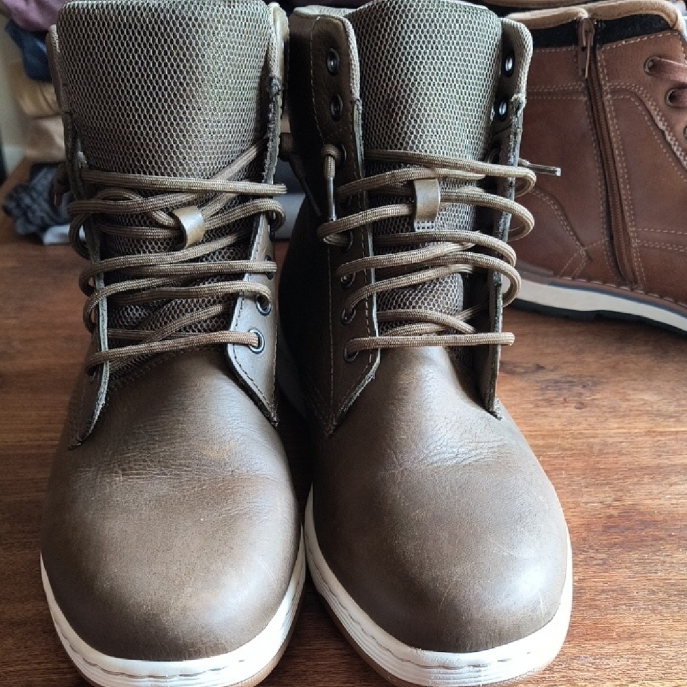 Men's Brown Lace-Up Boots